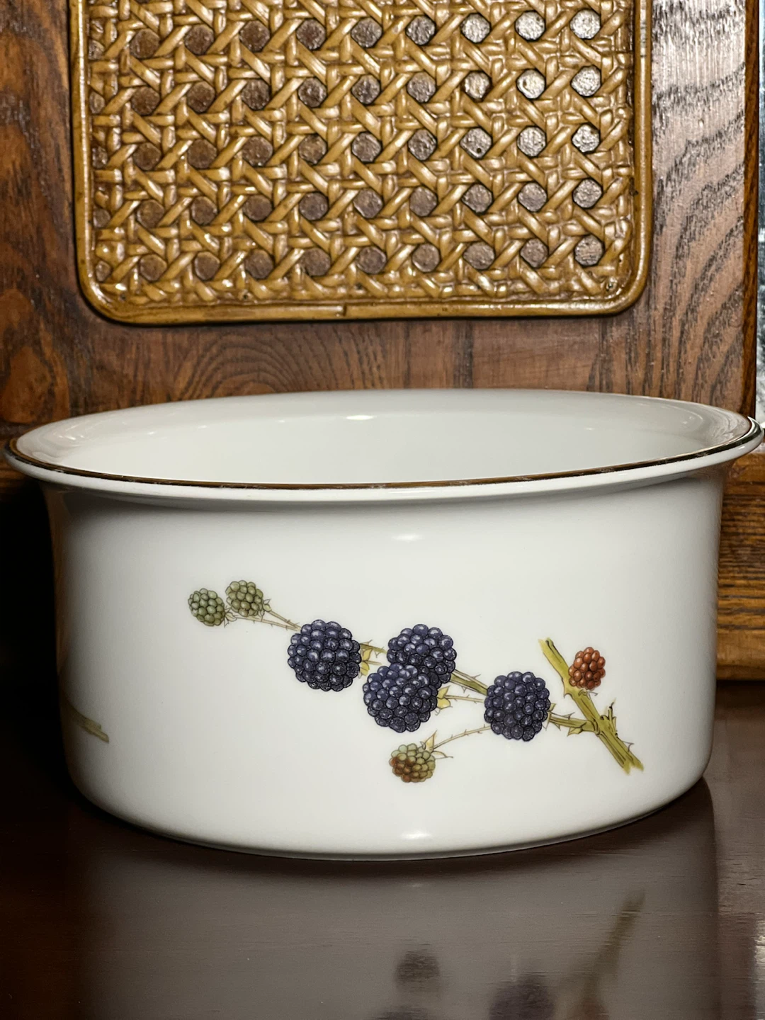 Royal Worcester "Wild Harvest" Flameproof Porcelain Bowl 🏈 - photo 2