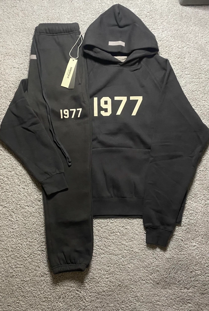 1977 Essentials set