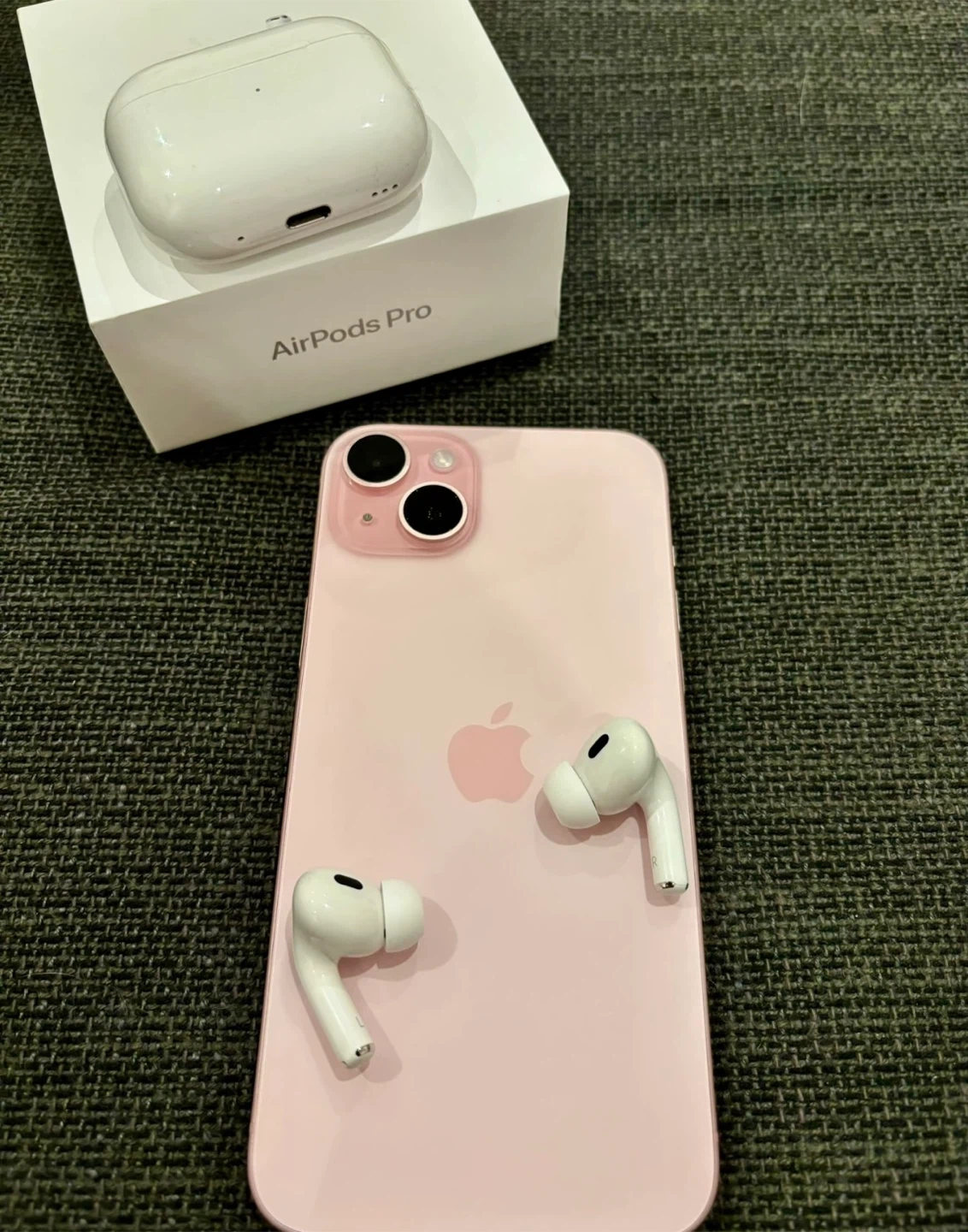 Apple AirPods Pro 2 (USB-C) - photo 2