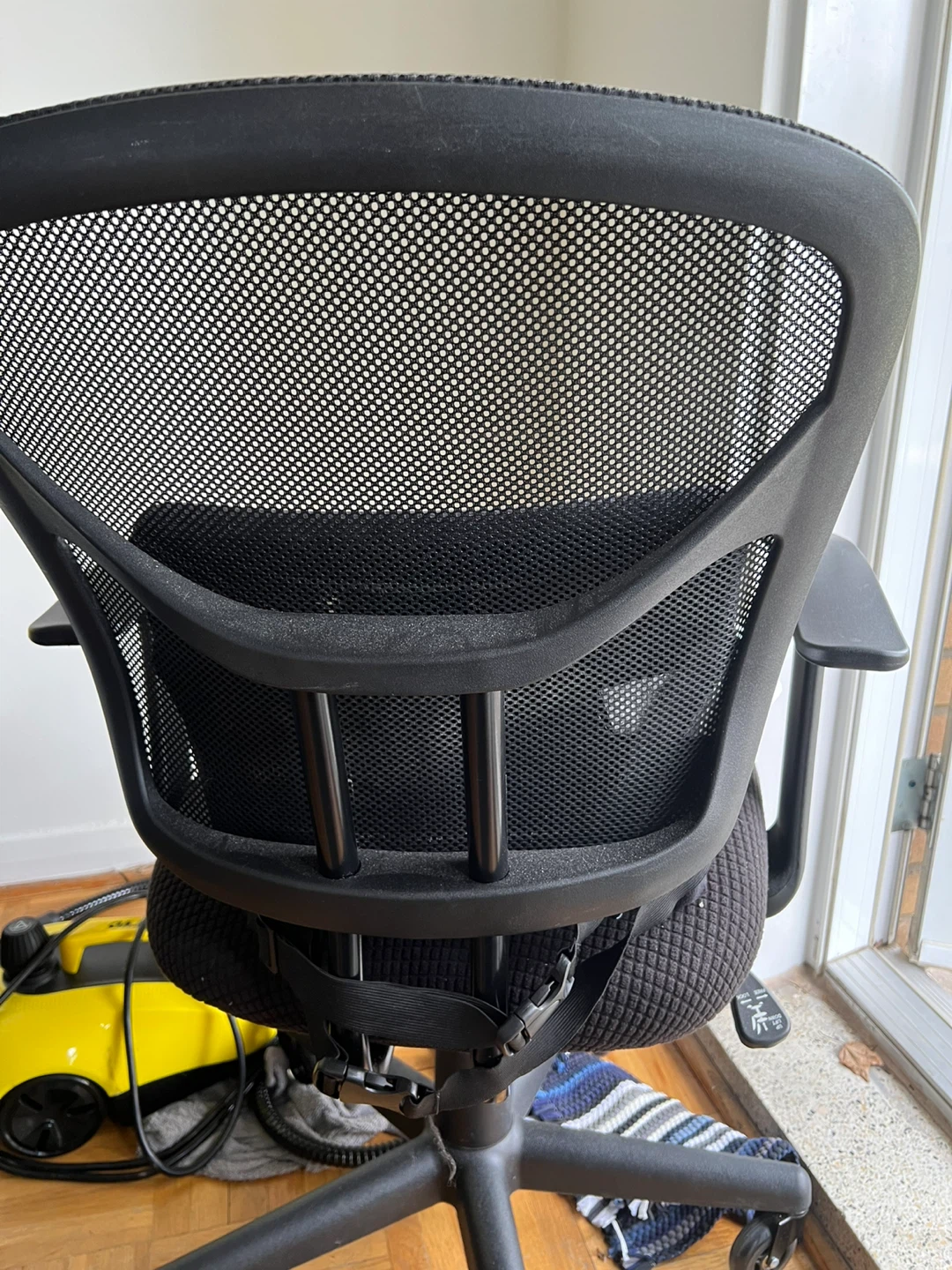 Office chair - New seat cover and rolling blade wheels - photo 2