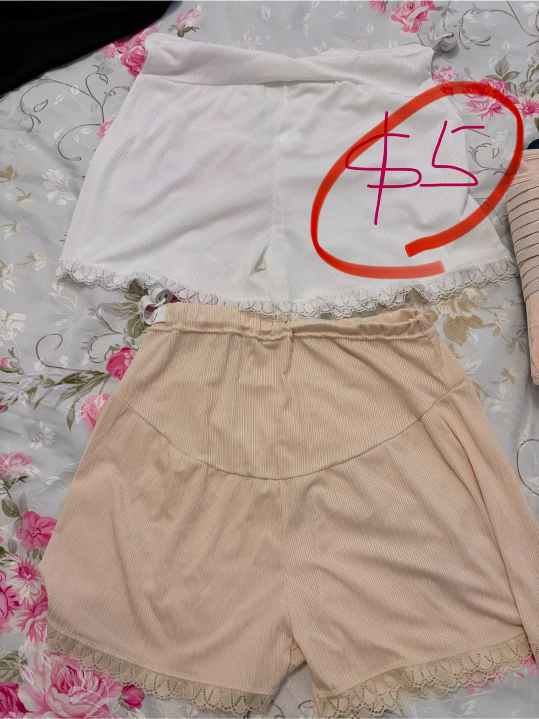 Various Maternity Clothing Items - photo 3