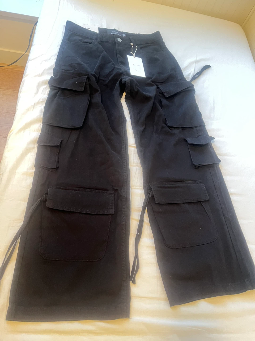 Refuge Black Cargo Pants XS but fits to S-M build