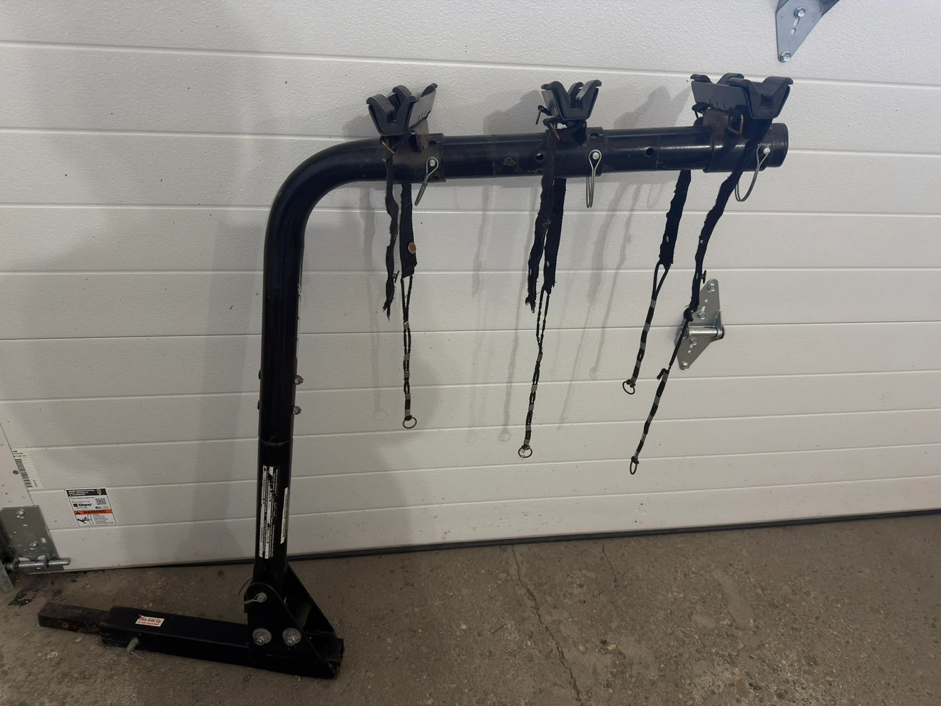 Hitch-mounted bicycle rack