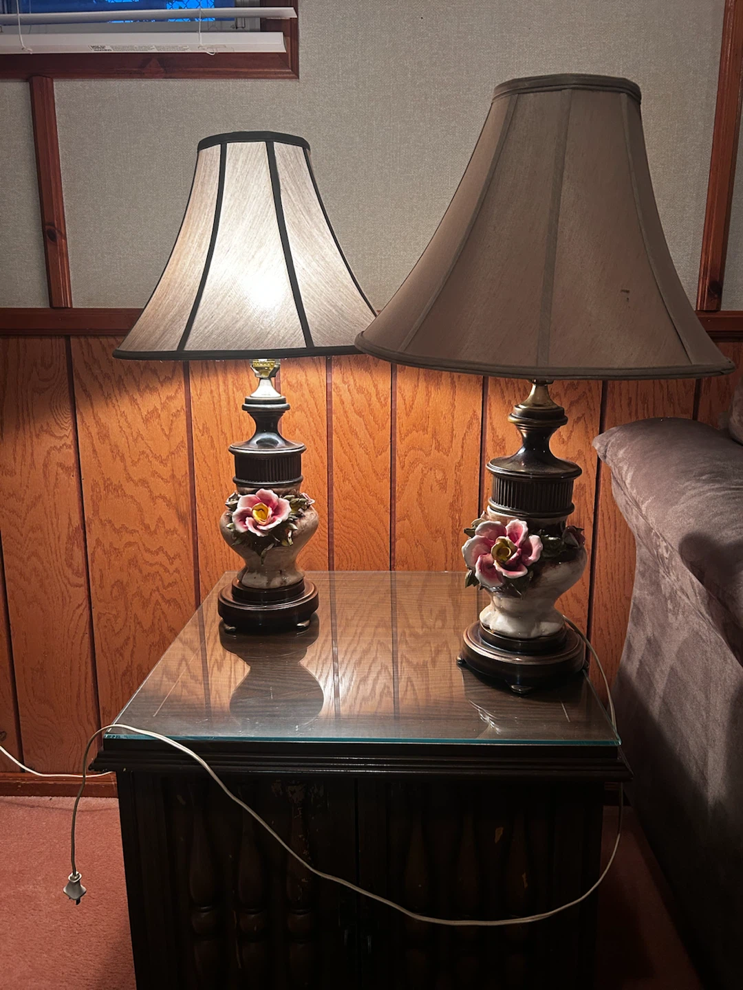 Set of Two Vintage Floral Table Lamps - photo 3