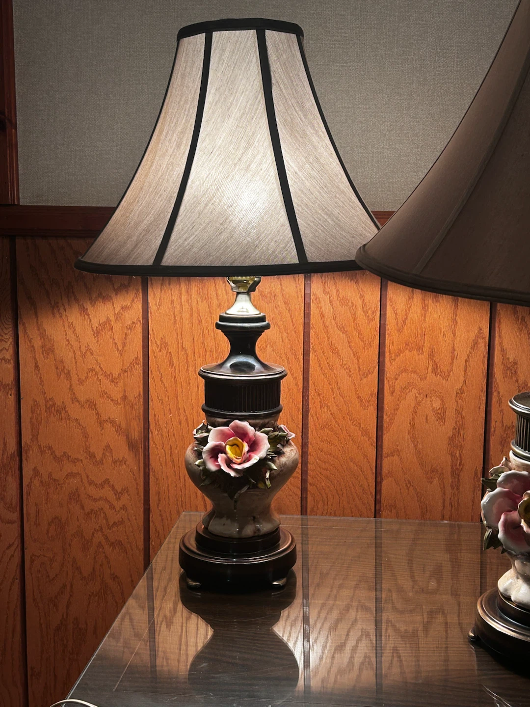 Set of Two Vintage Floral Table Lamps - photo 4