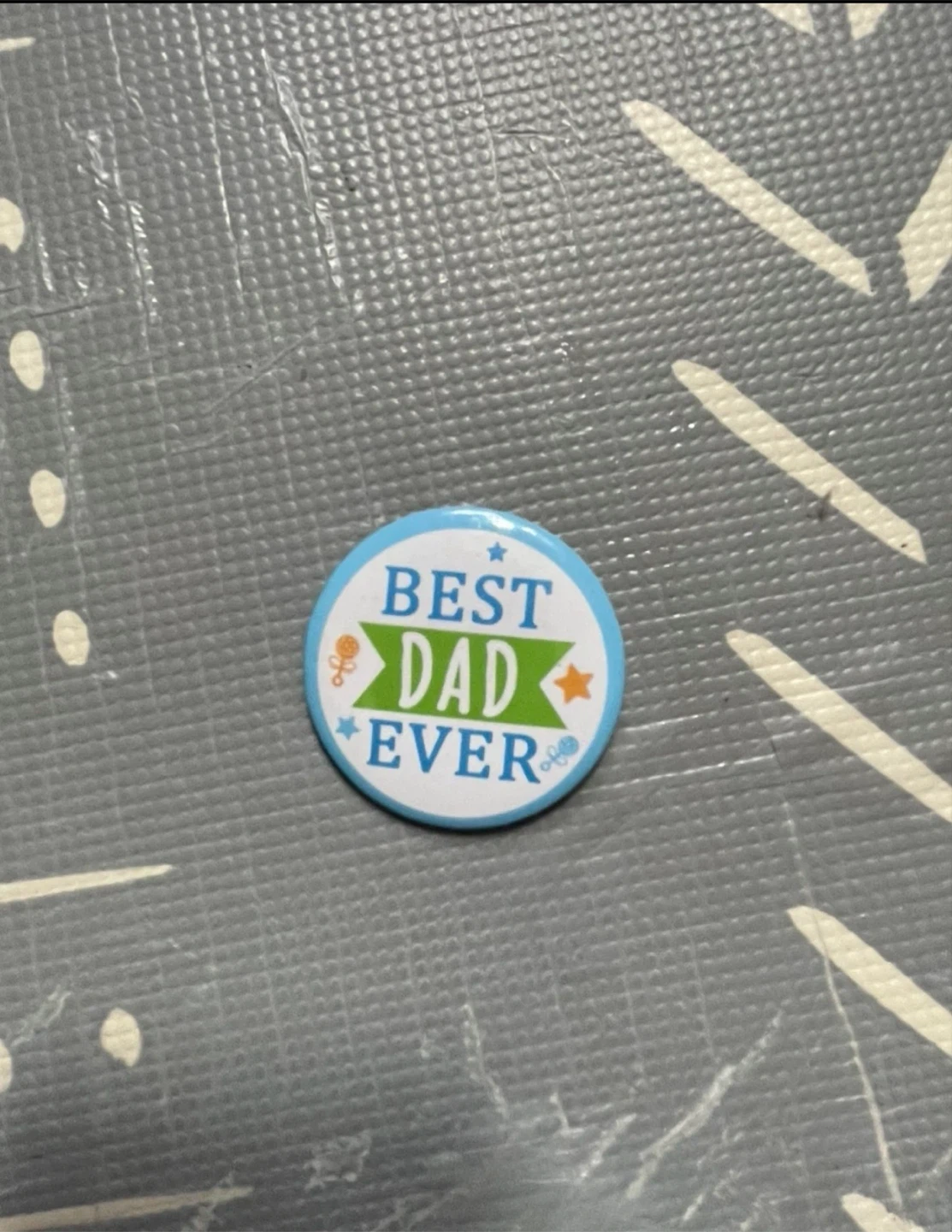 Best Dad Ever Pin Button 🏈
