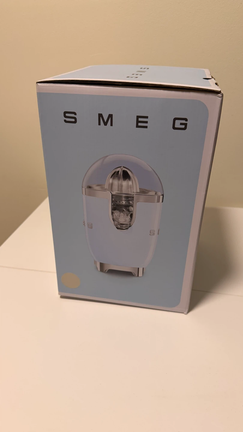 Brand New Smeg Citrus Juicer