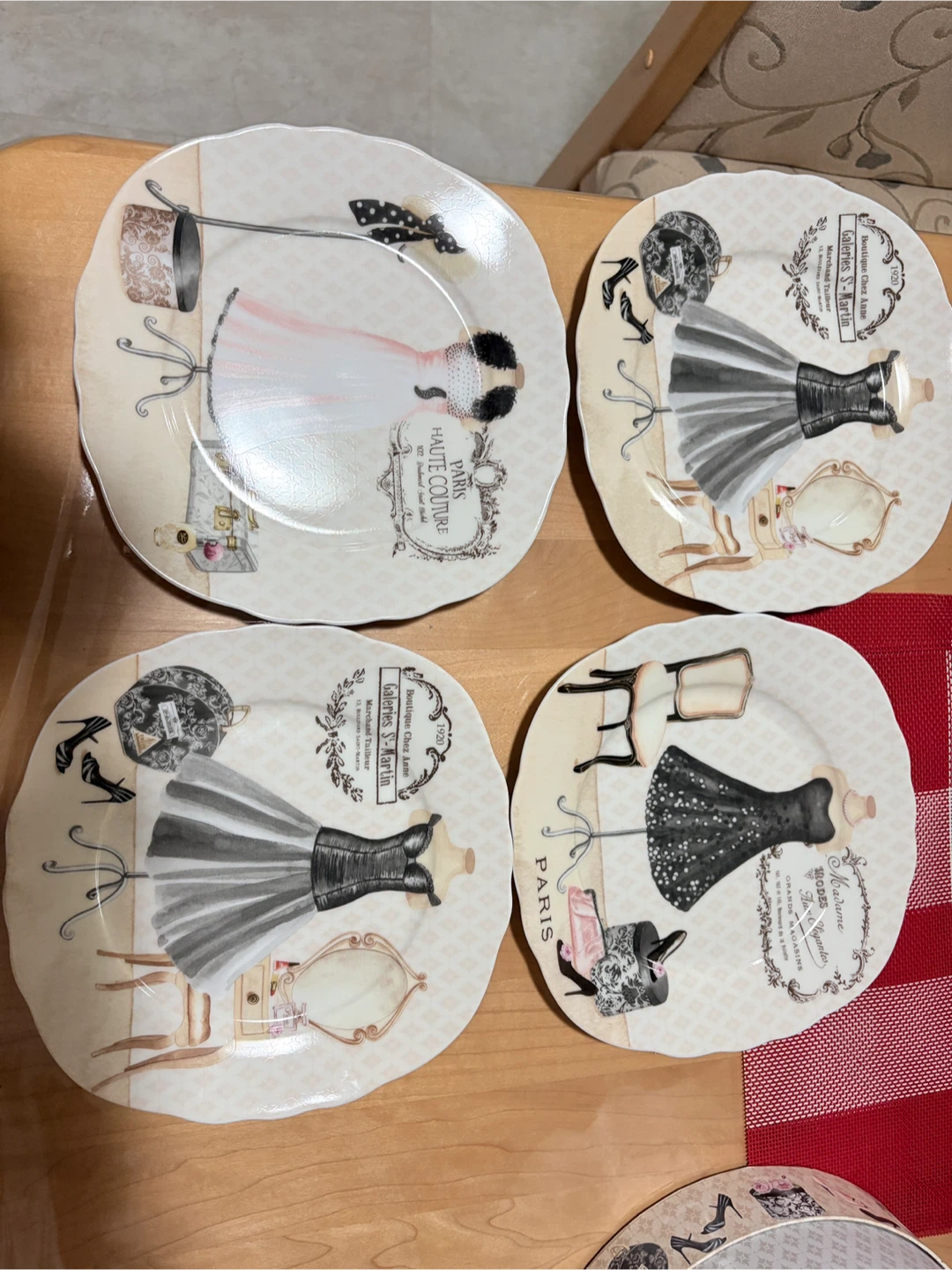 Set of 4 Paris Theme Decorative Plates - photo 2