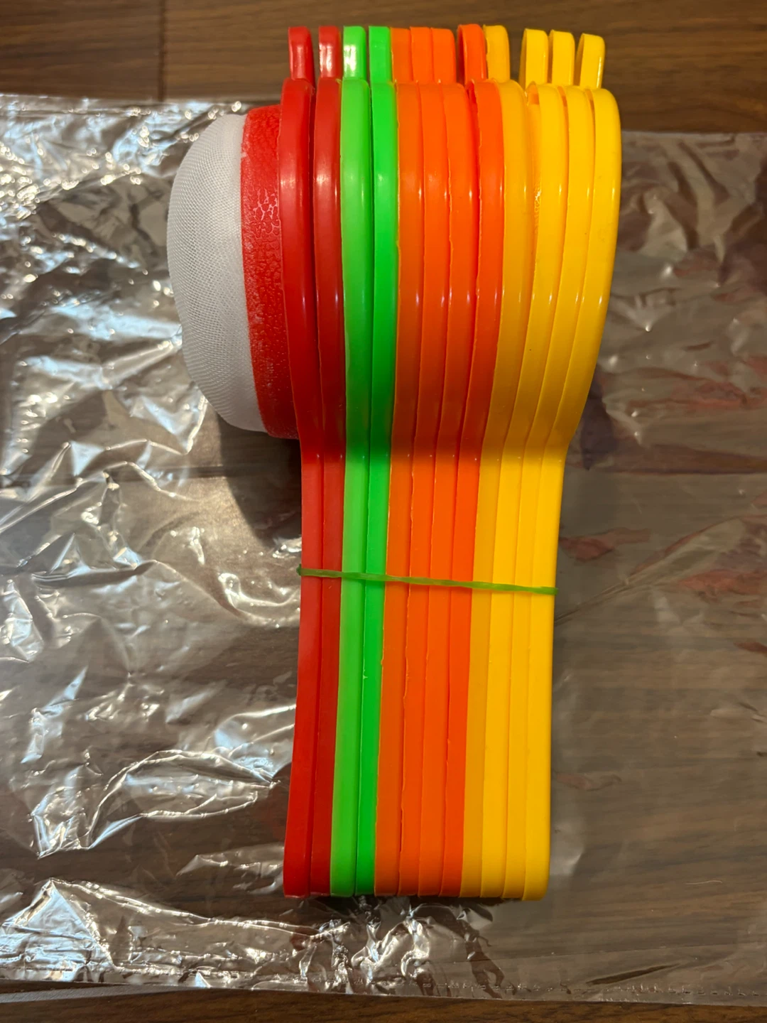 12 plastic tea strainers for $10 - photo 3