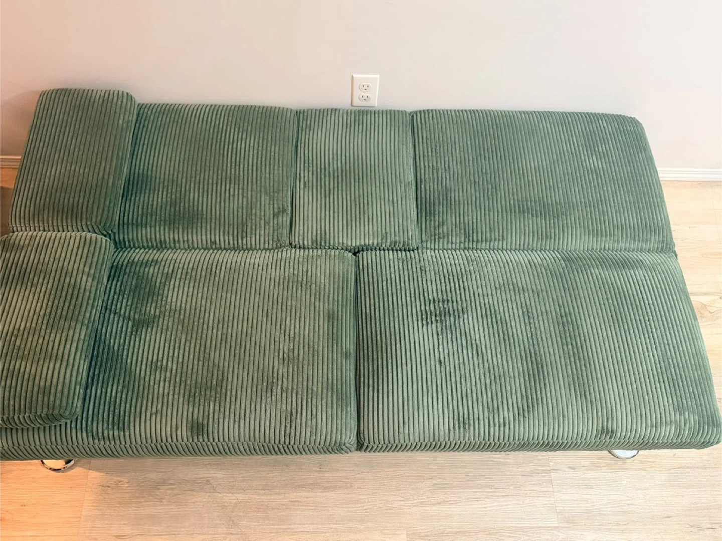 Sofa Bed + FREE extras 2 high Chairs + 1 Coffie table - photo 4