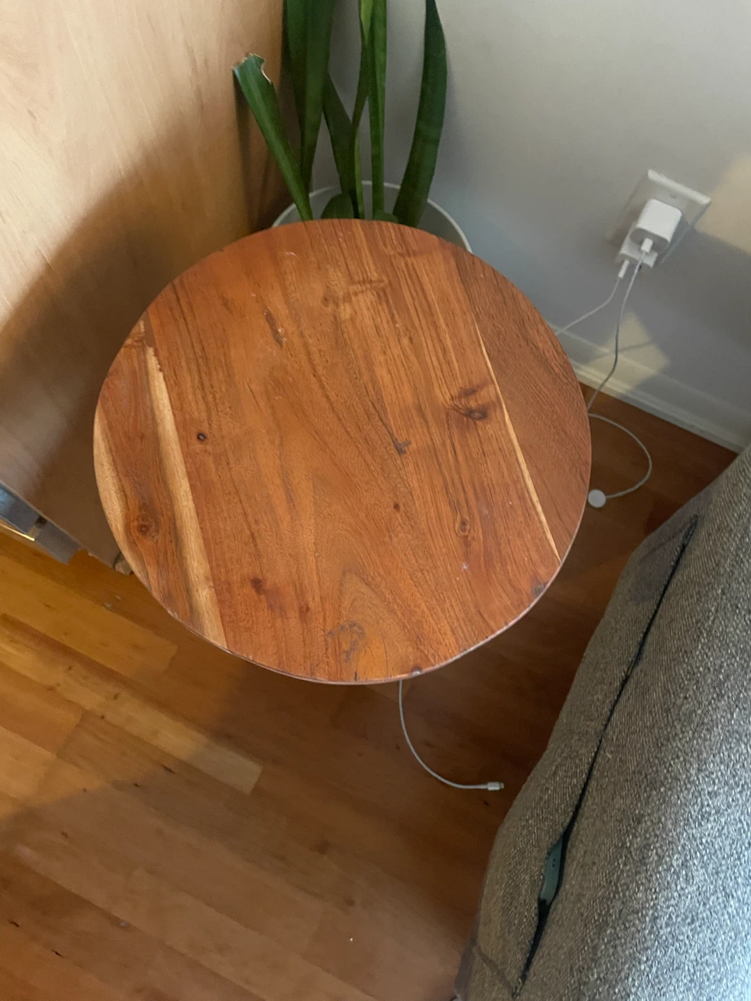 Solid Wood Round Side Table - photo 2