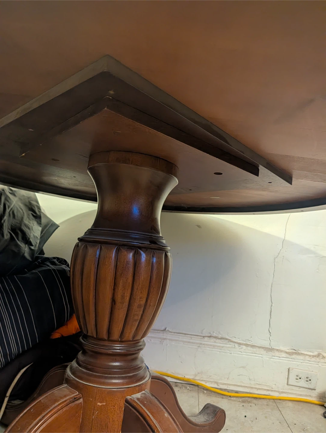 Hard wood table - photo 4