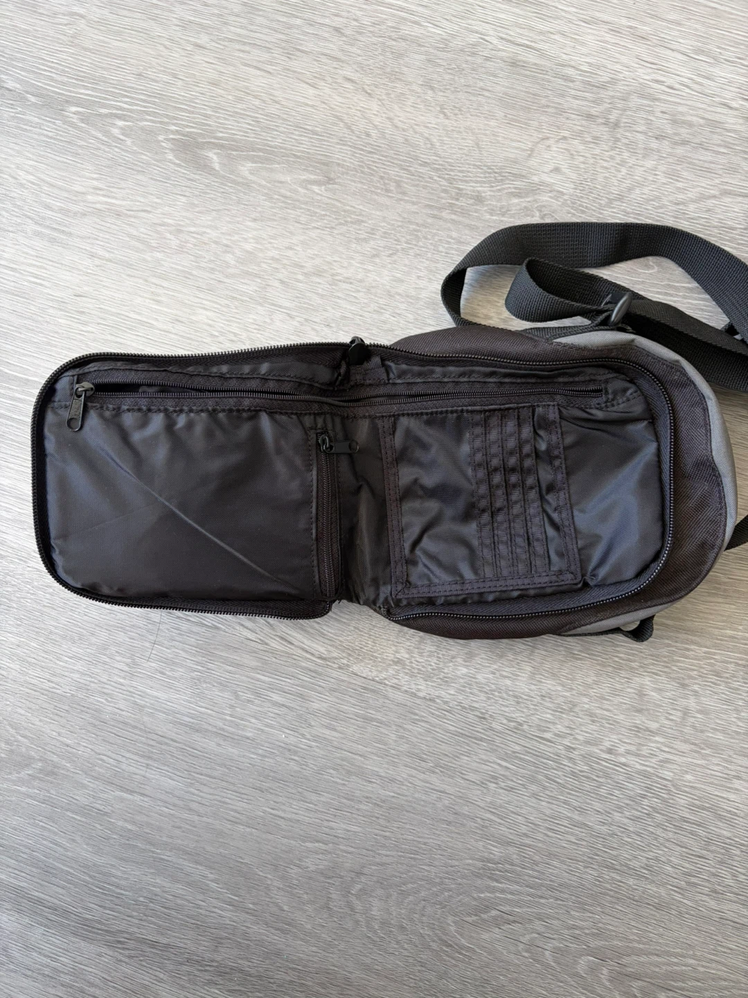 Vintage Y2K Reebok Crossbody Bag  🏈 - photo 3