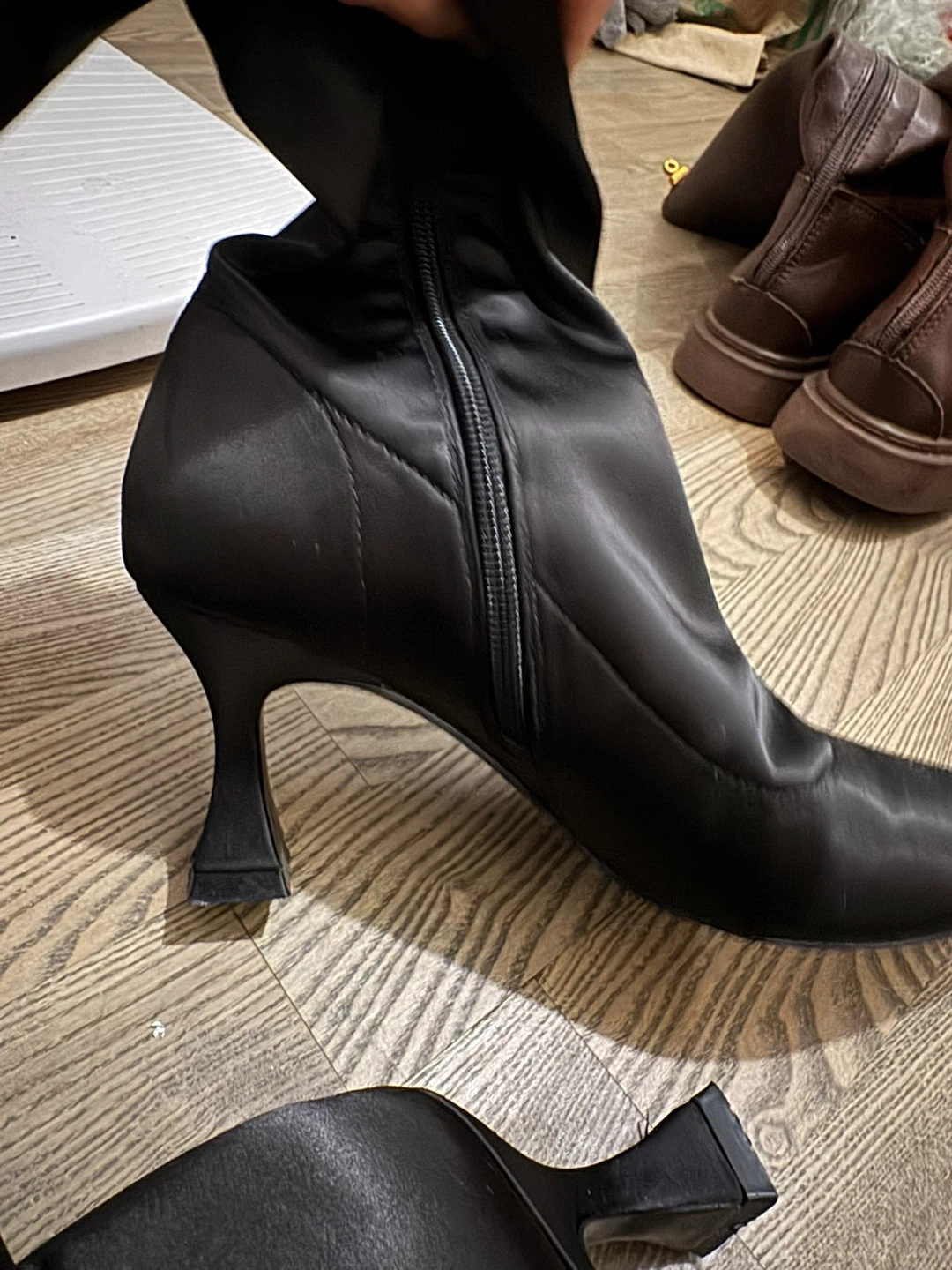 37 - Black Heeled Boots - photo 3