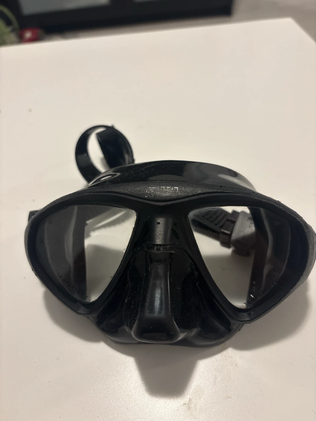 Black Scuba Diving Mask