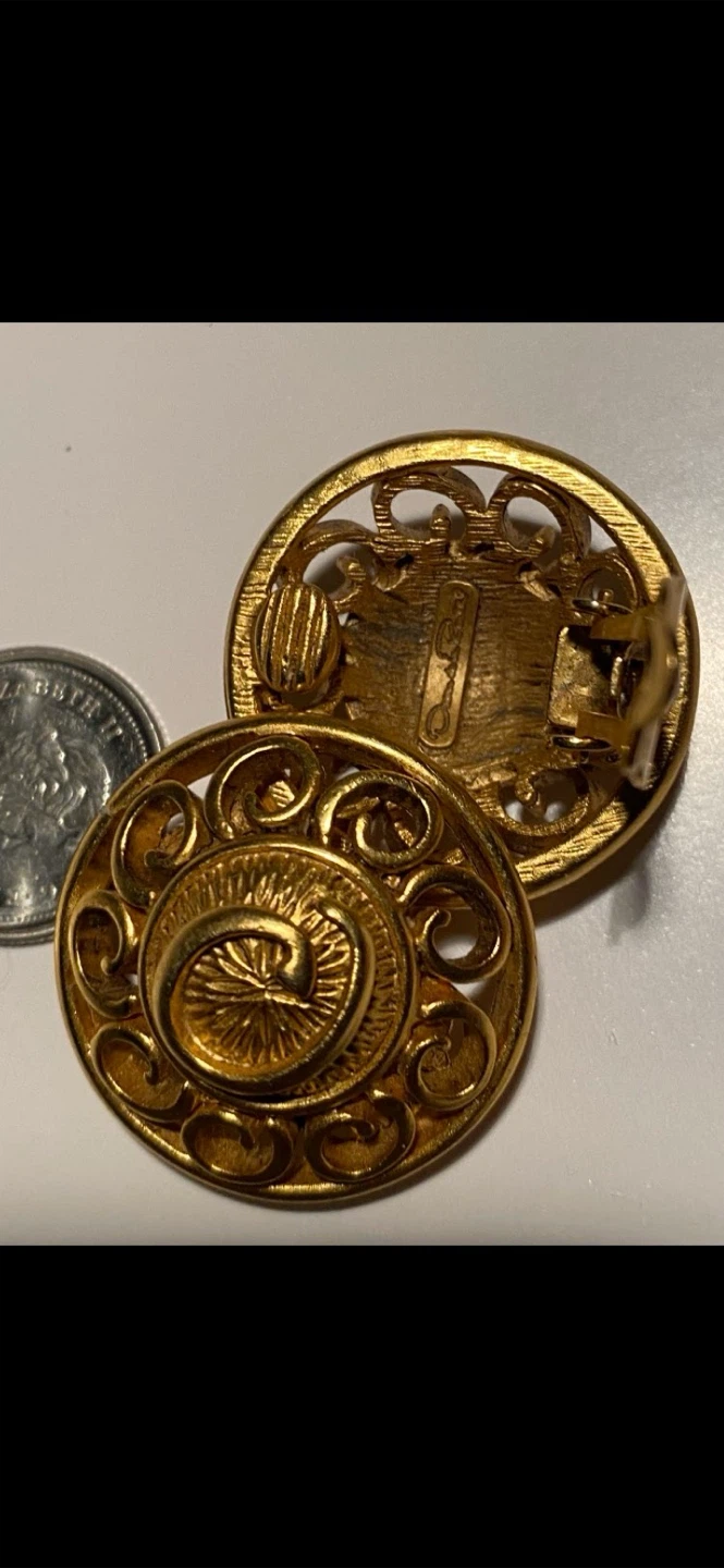 Oscar de la Renta Vintage Gold Tone Clip-On Earrings