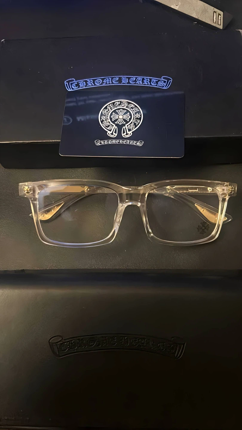 White Chrome Heart glasses(with accessories)