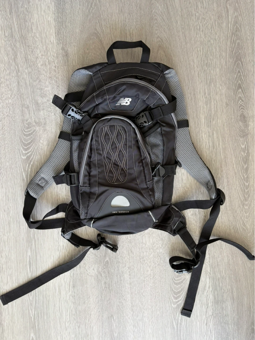 New Balance Black Hydration Daypack Vintage 🏈