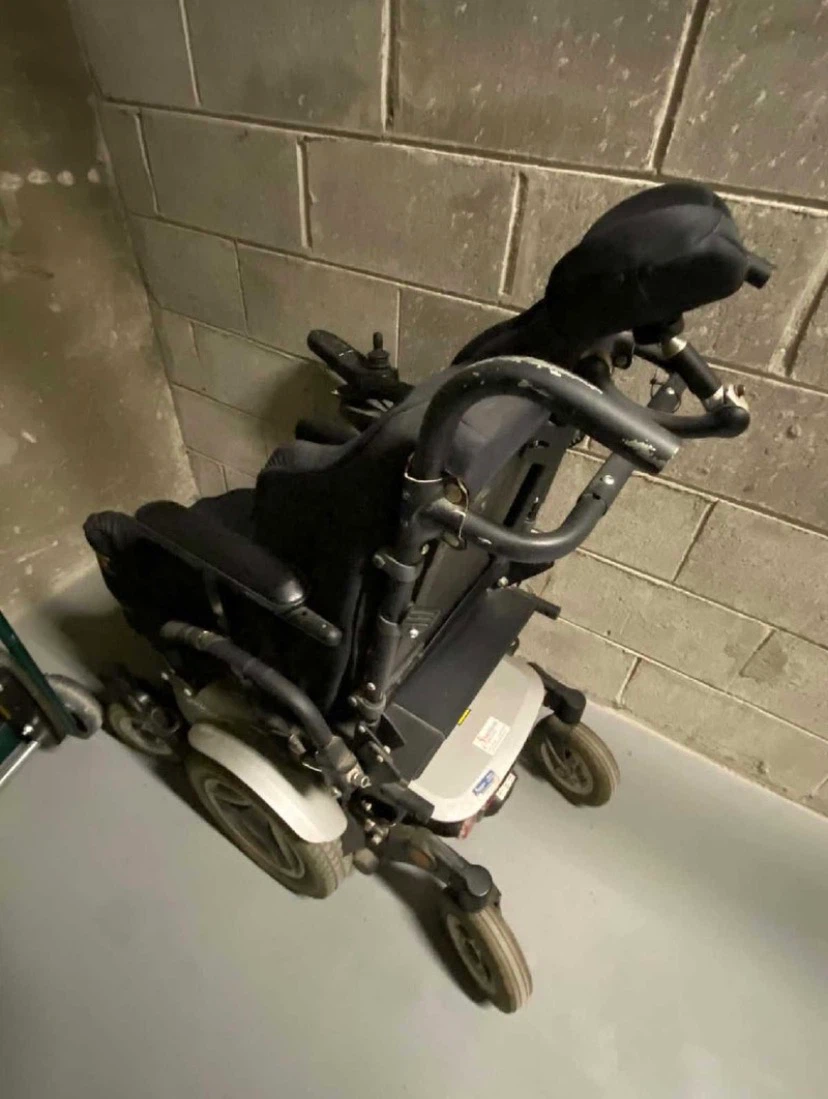Power Wheel Chair -PerMobil M300 - photo 5
