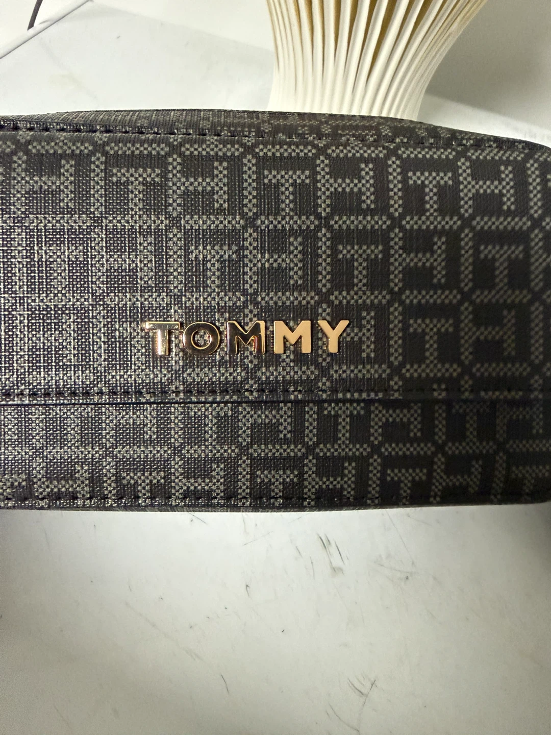 Tommy Hilfiger Monogram Crossbody Bag - photo 4