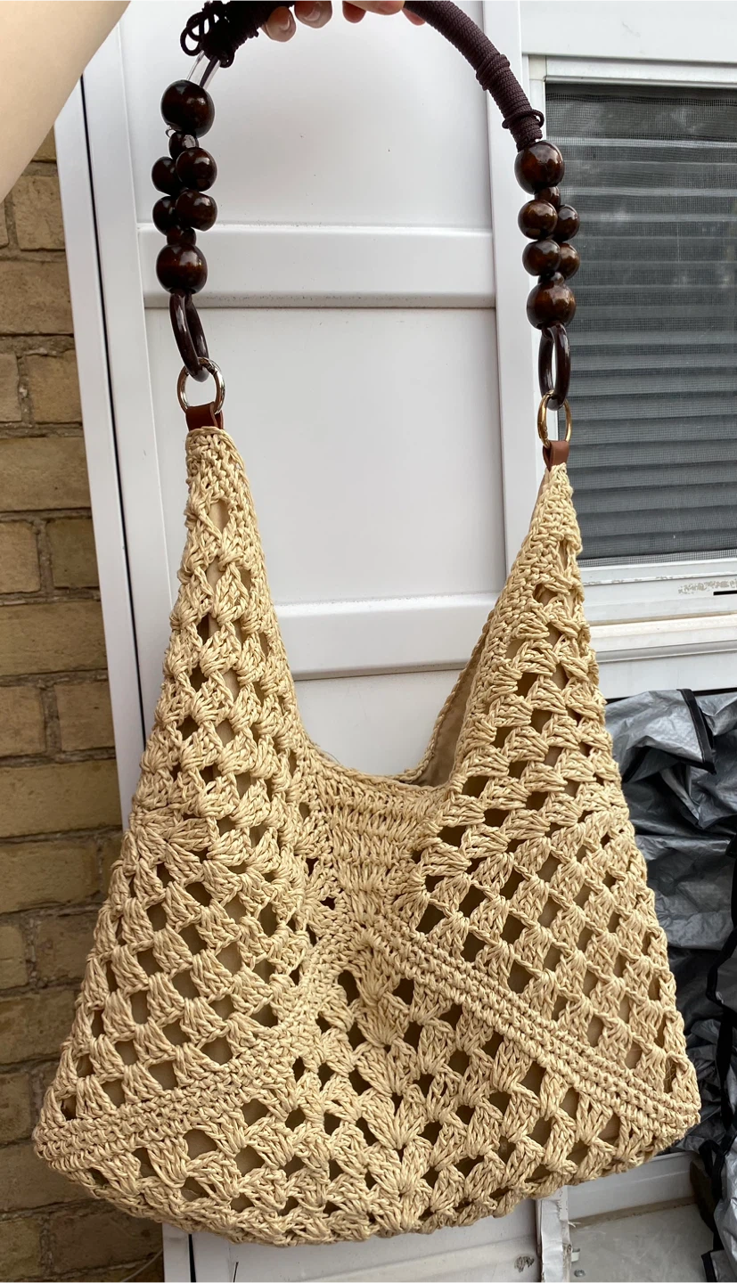 Woven handbag 🏈
