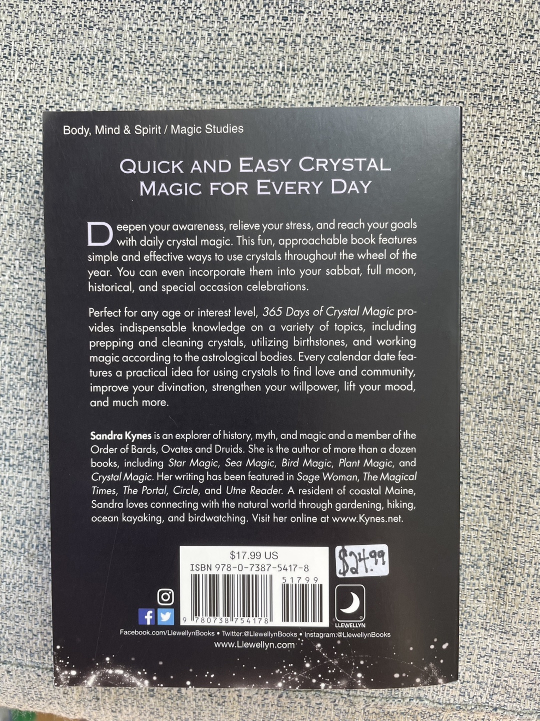 Book 365 Days of Crystal Magic - photo 2