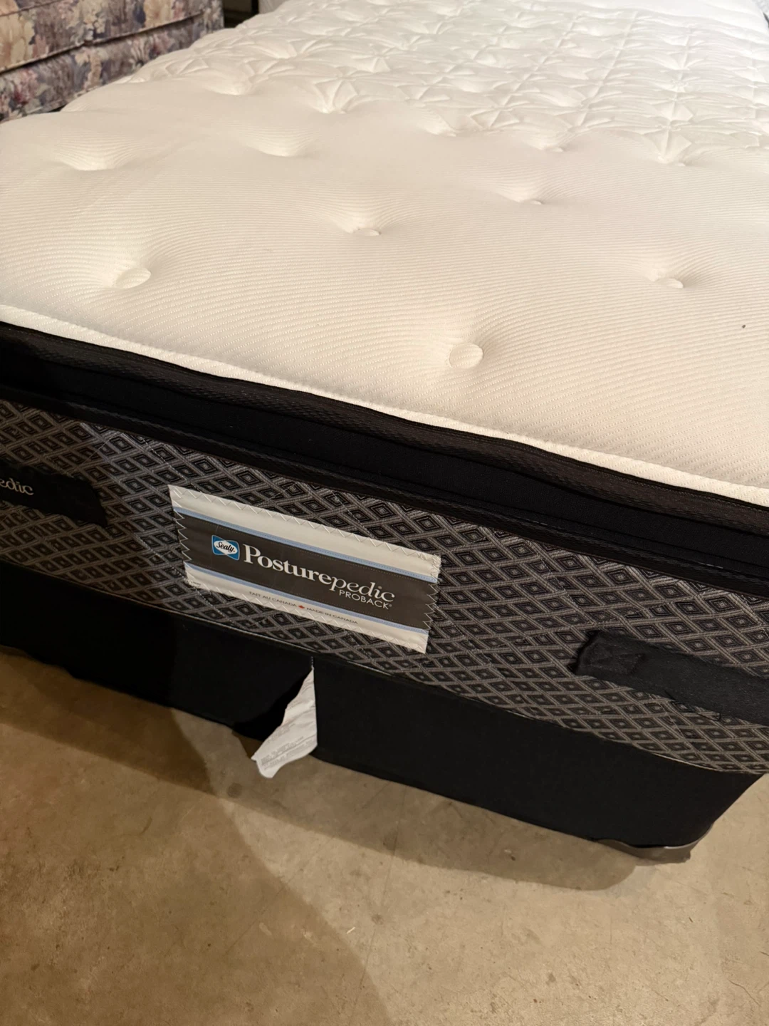 Twin bed Bascilly new . Delivery $$ - photo 3