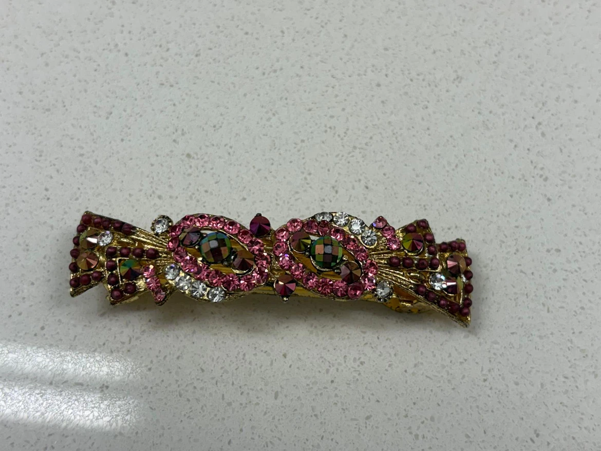 Rhinestone Embellished Hair Clip 🏈