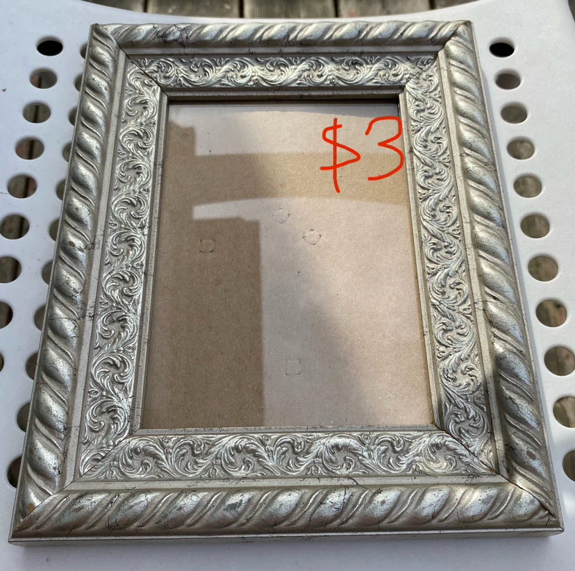 Several picture frames 🏈
