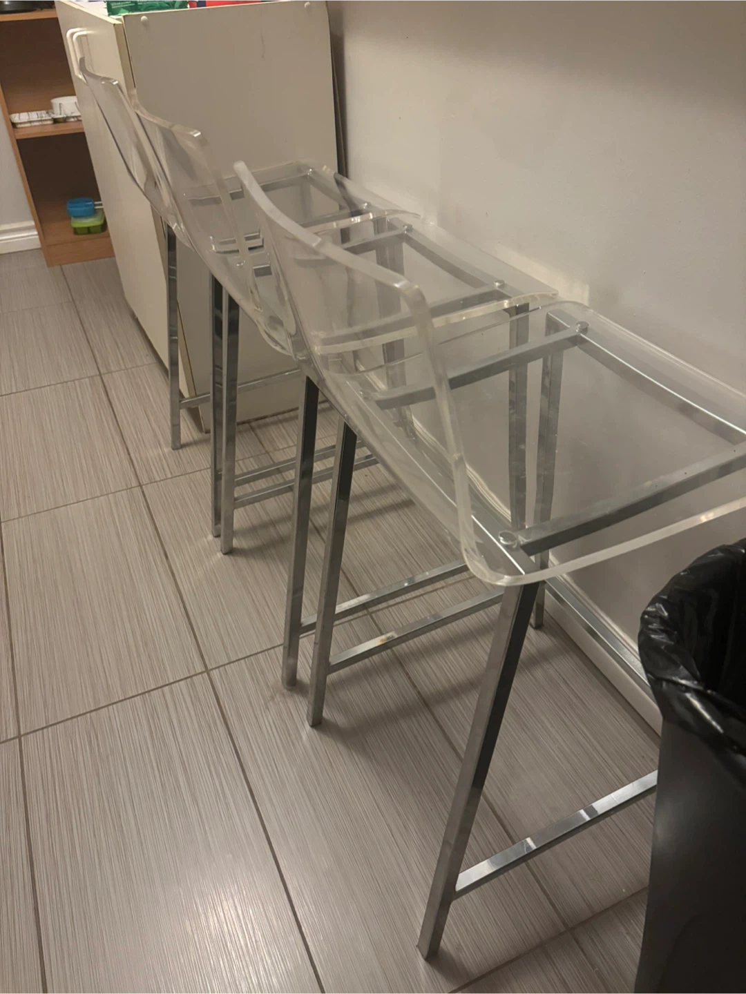 Set of 3 Clear Acrylic Bar Stools - photo 3