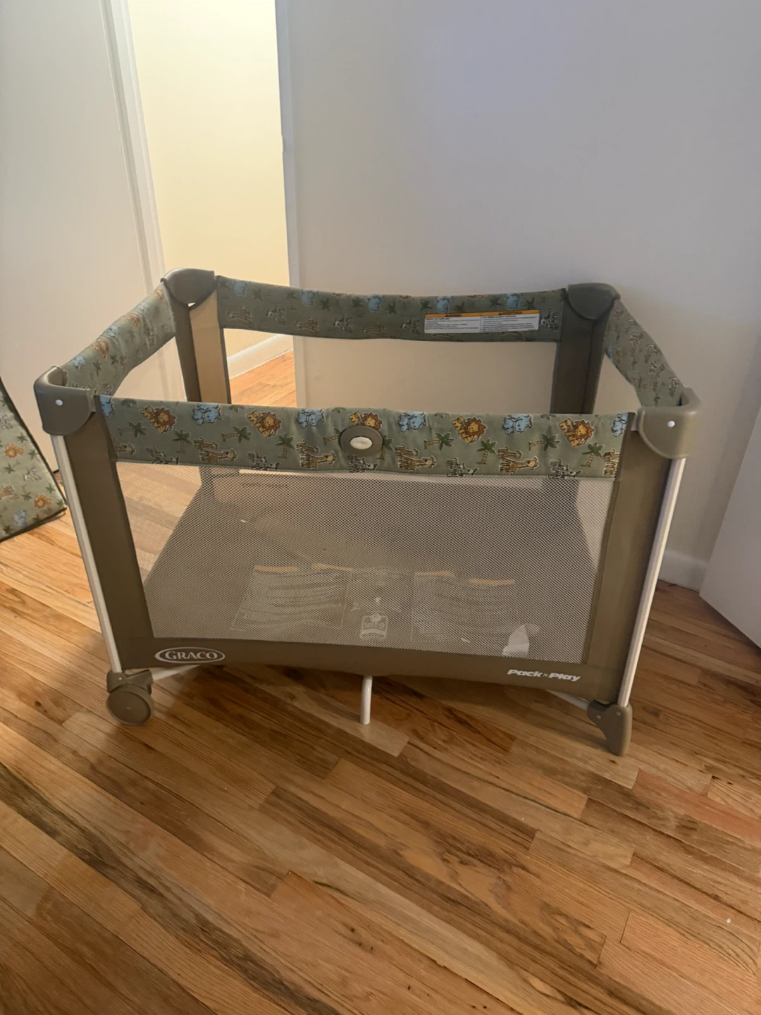 Graco Pack 'n Play Portable Playard - photo 4