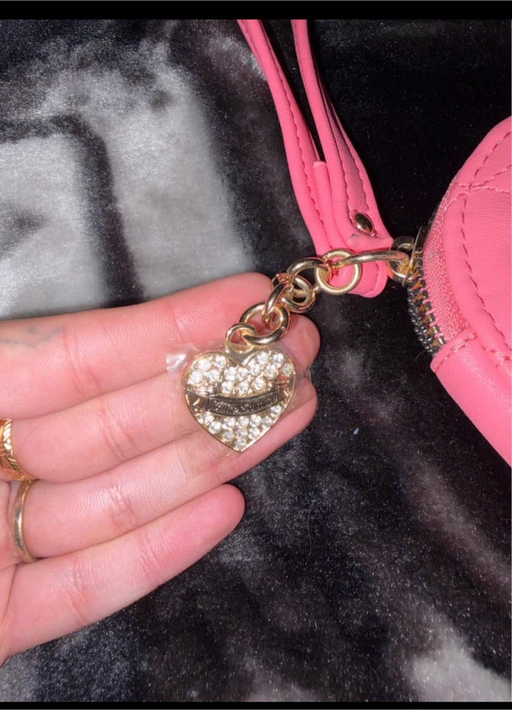 Juicy Couture Heart Wristlet - photo 2