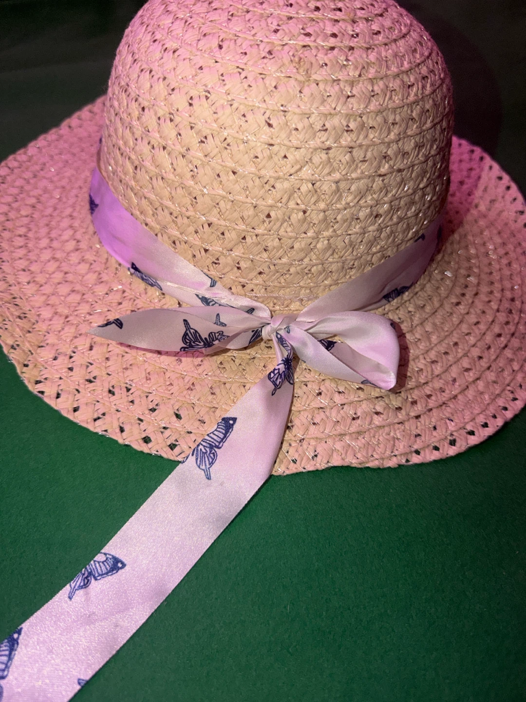 Straw sun hat with butterfly ribbon 🏈