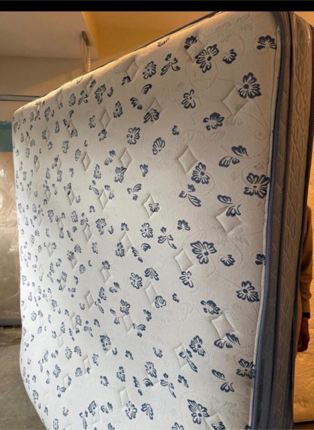 Mattress king sz clean picup $175. Delivery $30 extra