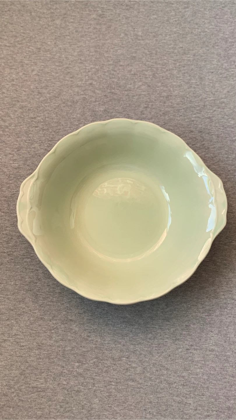 Grindley Almond Petal Serving Bowl 🏈
