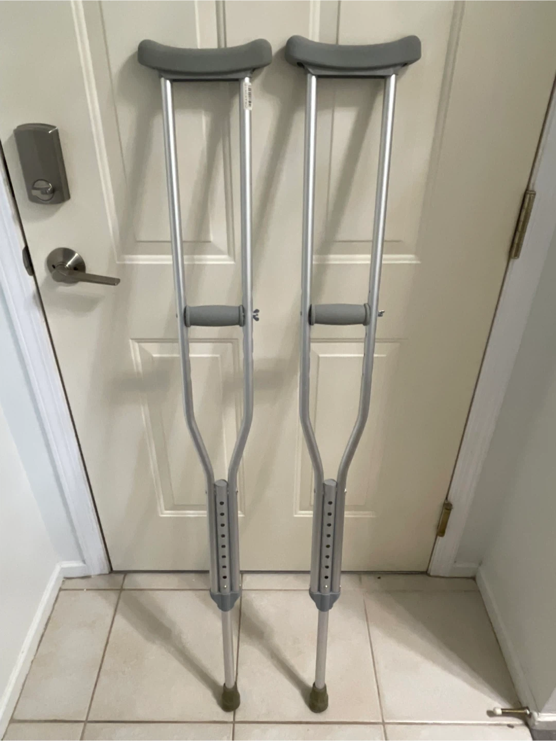 Adjustable Aluminium Underarm Crutches