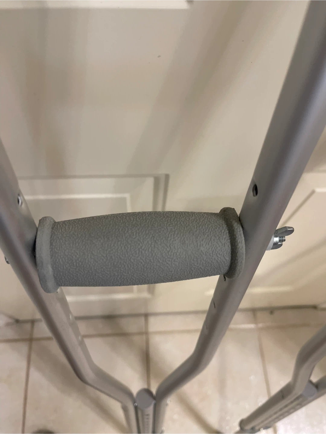 Adjustable Aluminium Underarm Crutches - photo 2