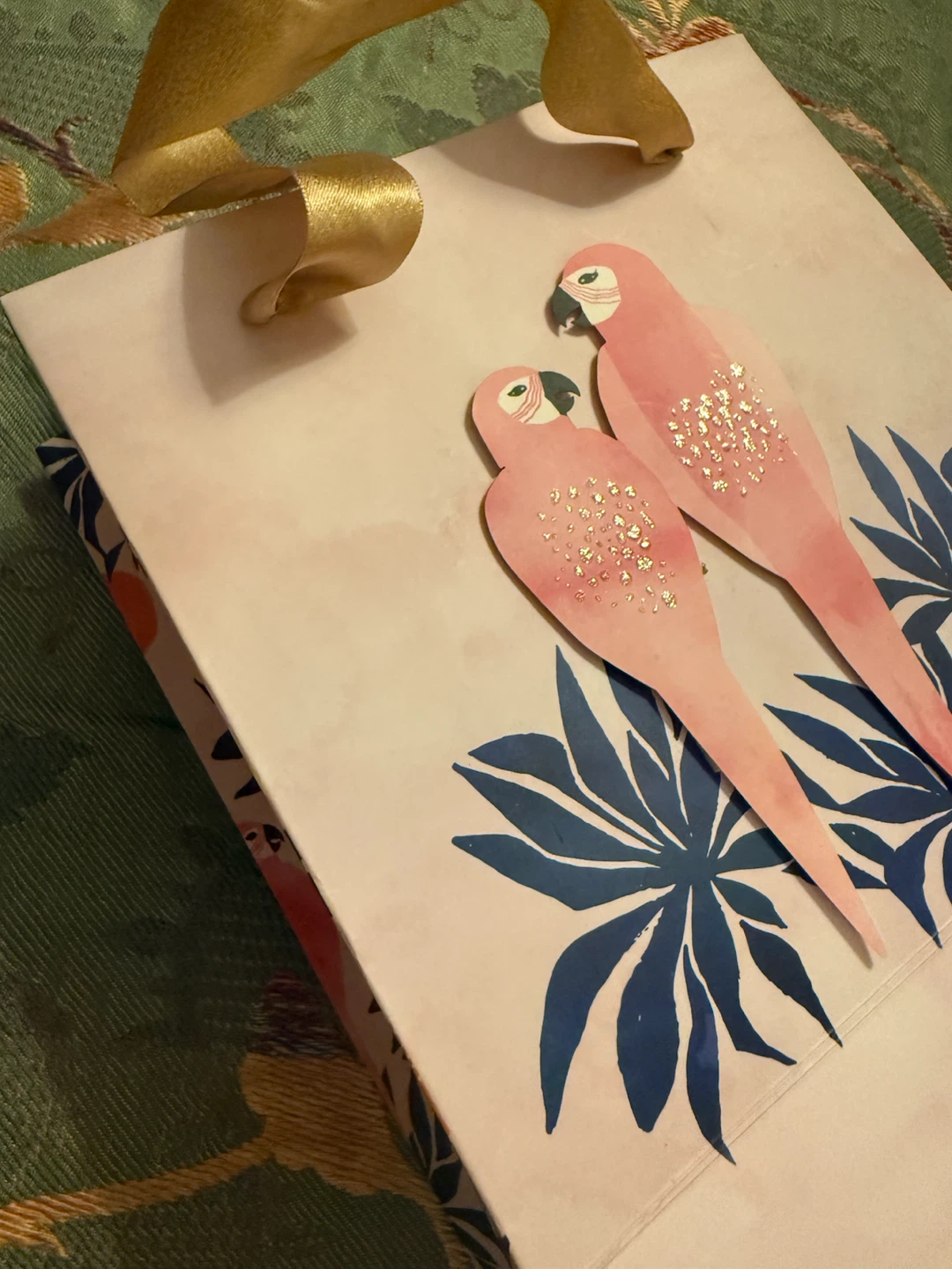 🏈Tropical Parrot Themed Gift Bag - photo 3