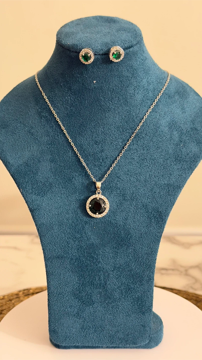 Jewellery Set with Green  Stone Pendants