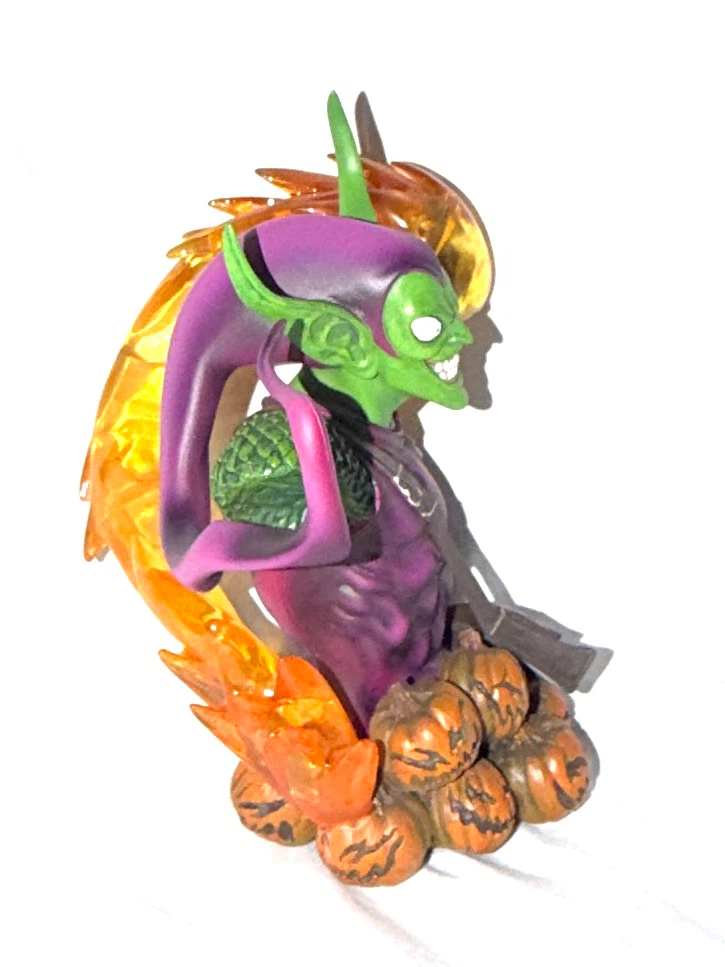 Diamond Select Marvel Green Goblin Statue - photo 3