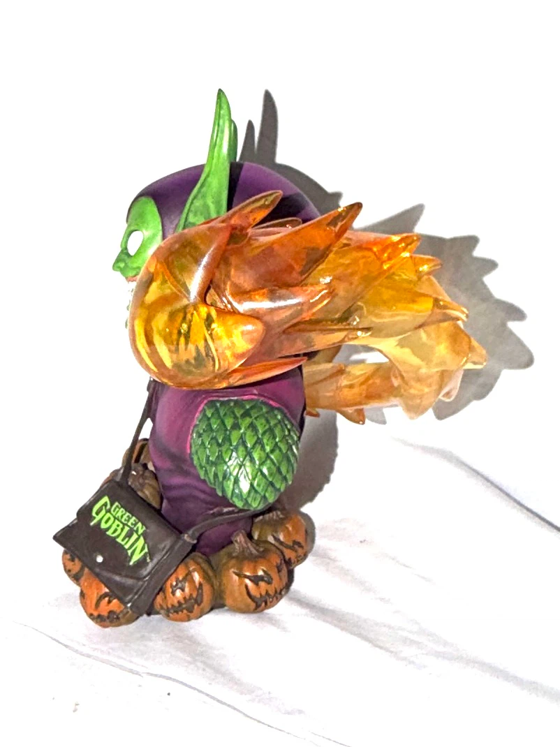 Diamond Select Marvel Green Goblin Statue - photo 4