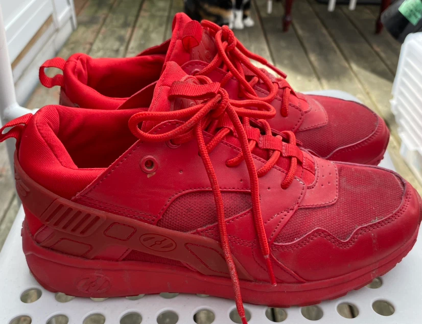 Red size 6 Heelys 🏈 - photo 2