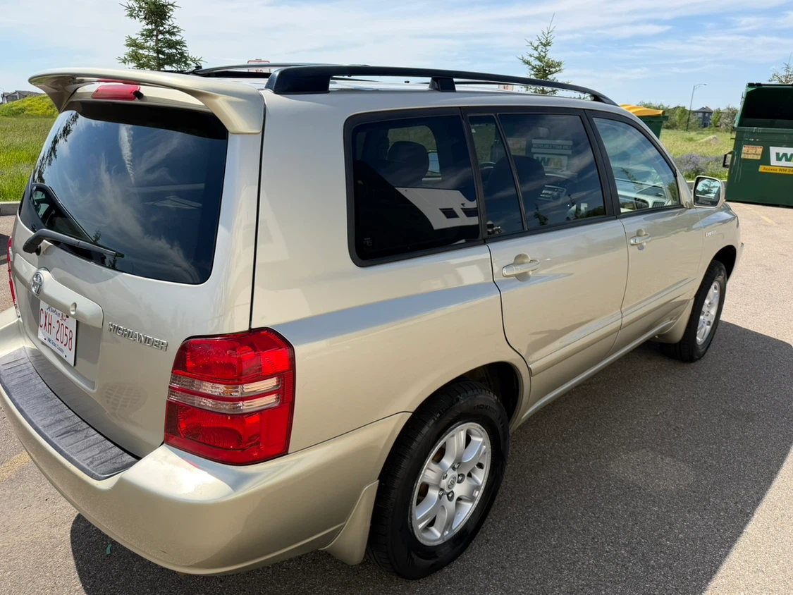2001 Toyota Highlander SUV - photo 2