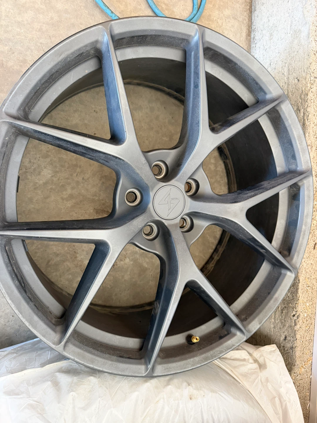 Sertoli Alloy Wheel with TPMS Sensor