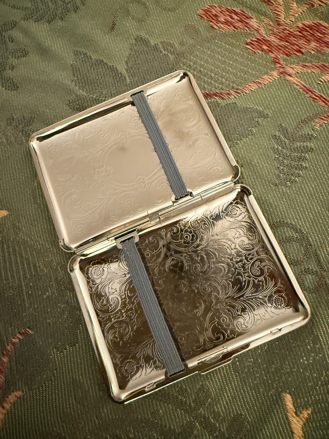 🏈Vintage Engraved Metal Cigarette Case - photo 2
