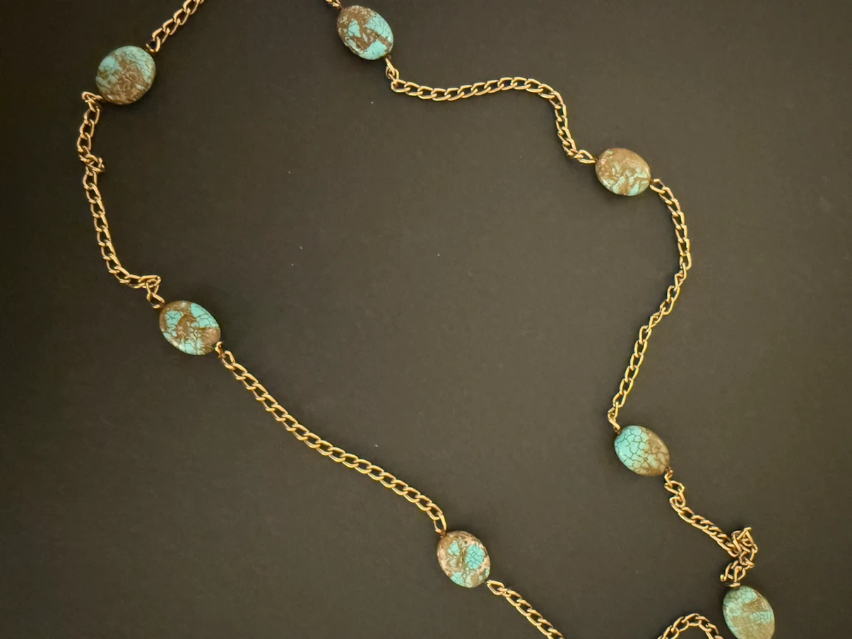 🏈Gold-Tone Chain Necklace with Turquoise-Style Stones