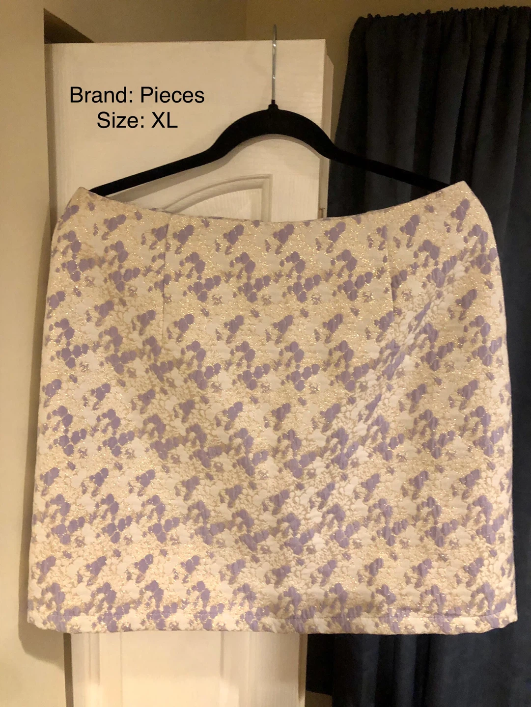 Pieces Patterned Skirt Size XL 🏈