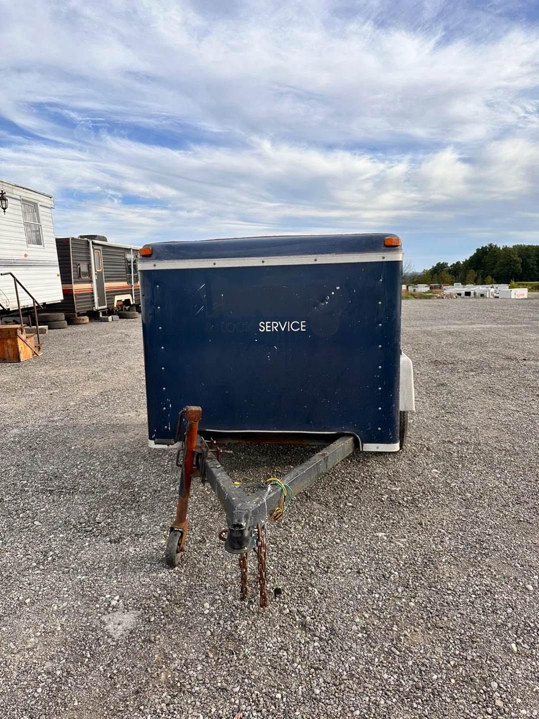 Enclosed trailer 6.4 ft L x 4.3ft W $2000 firm - photo 5