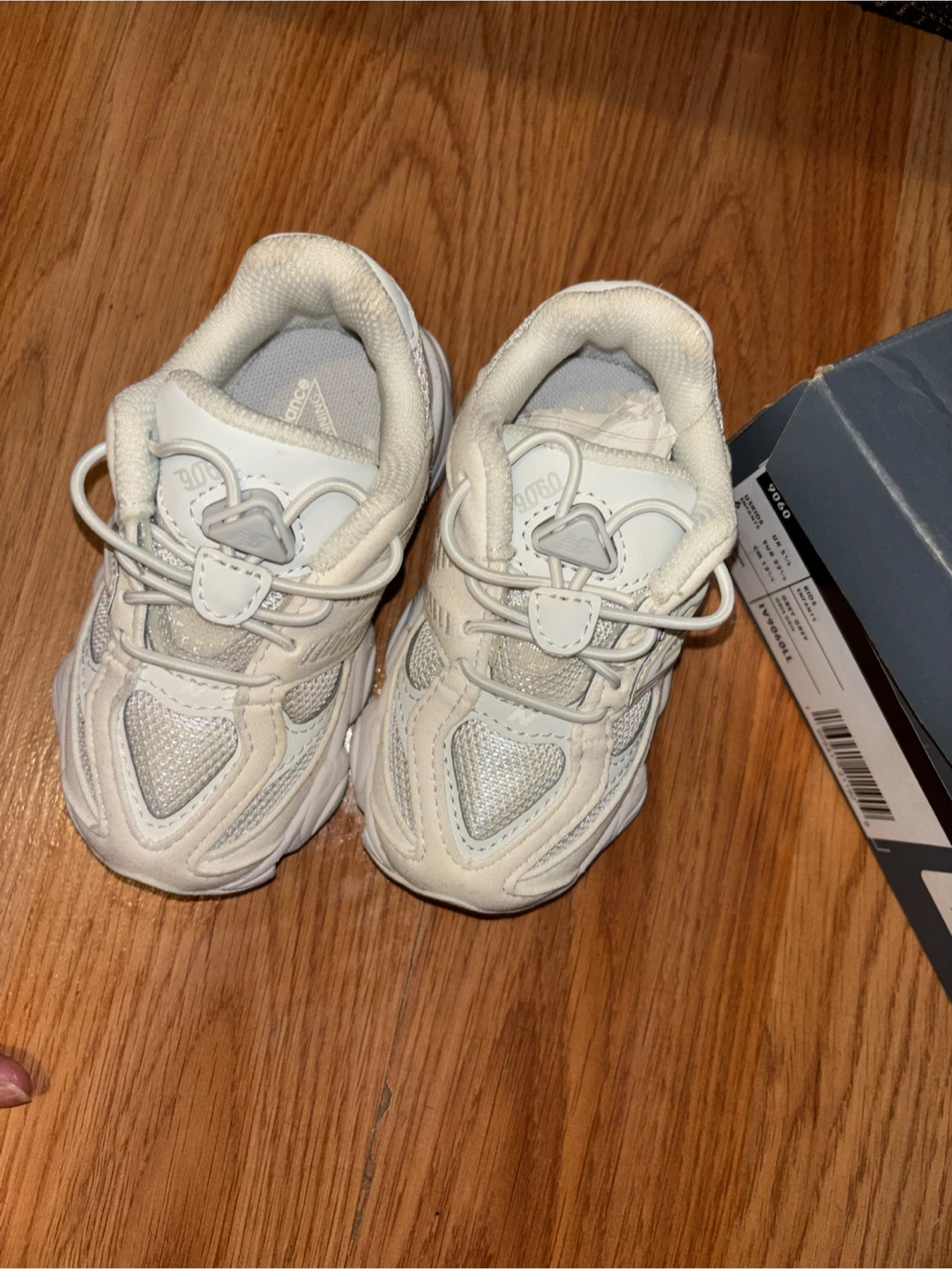 New Balance 9060 Bungee Toddler Sneakers size 6M - photo 3