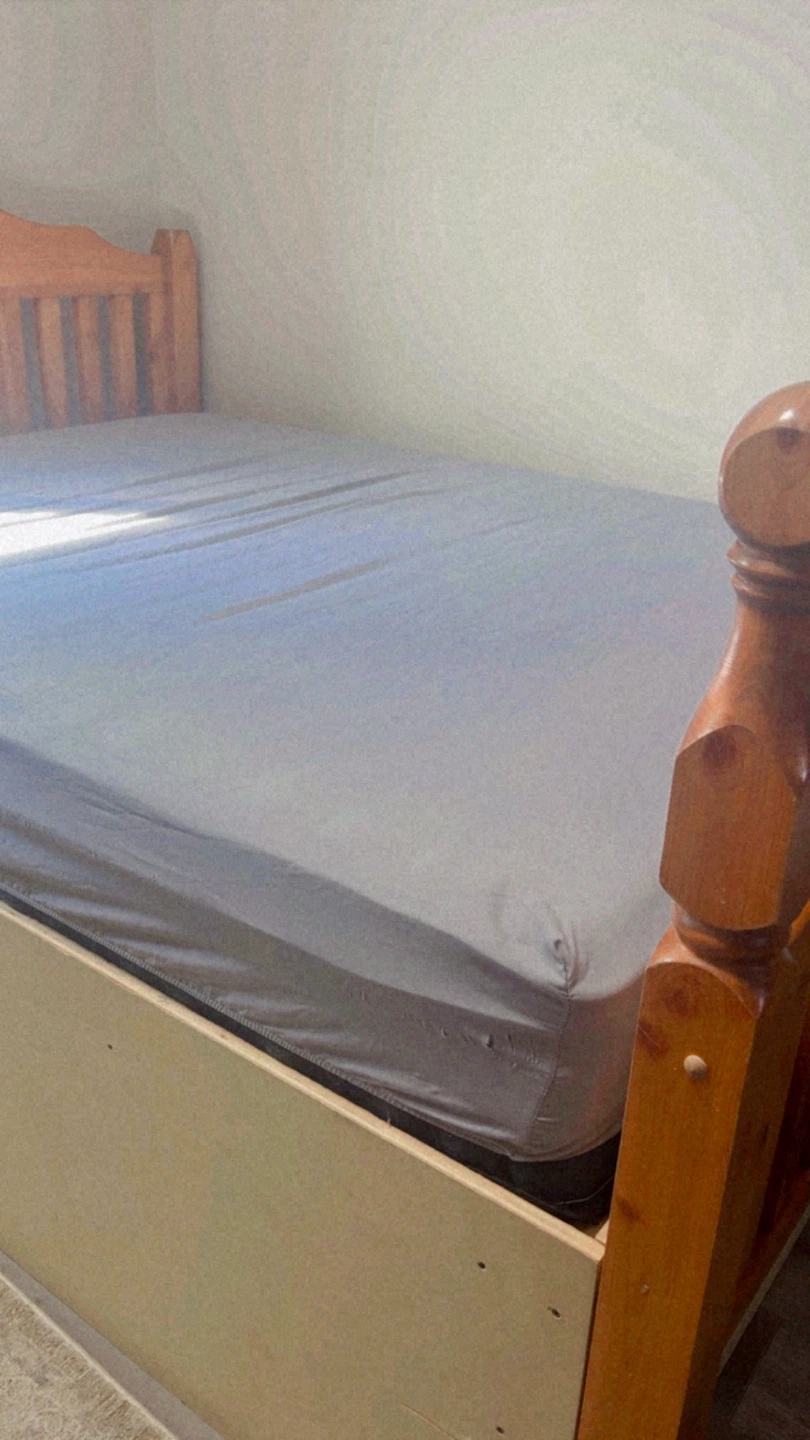 Queen Size Mattress (Molblly Mattress) - photo 2